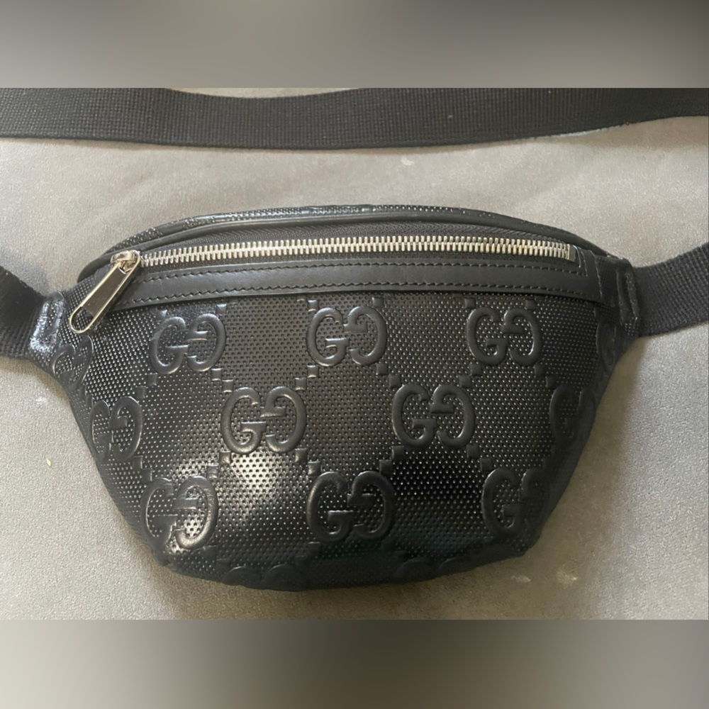 GG EMBOSSED BELT BAG
